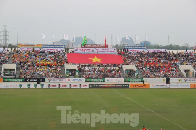 Phát hành không quá 17.000 vé trận bóng của dàn sao MU trên sân Hòa Xuân ảnh 1
