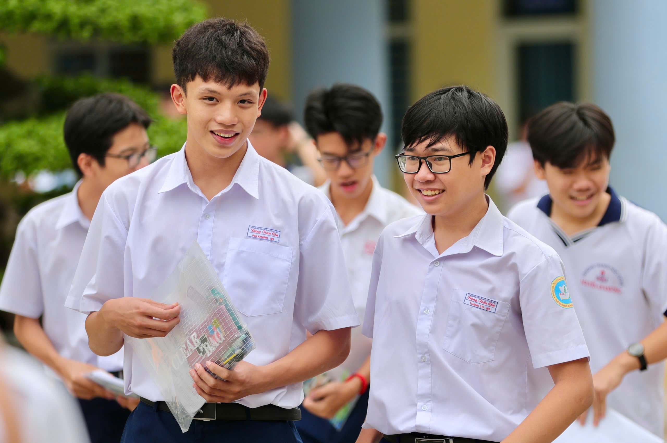 Kết thúc bài tin môn toán, nhiều thí sinh bật khóc - Ảnh 1.
