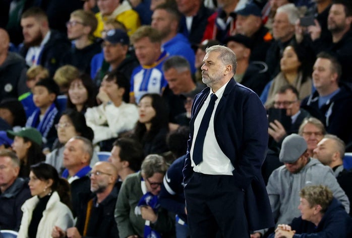 Tottenham sa thải HLV Postecoglou, nguy cơ cầu thủ nổi loạn- Ảnh 1.