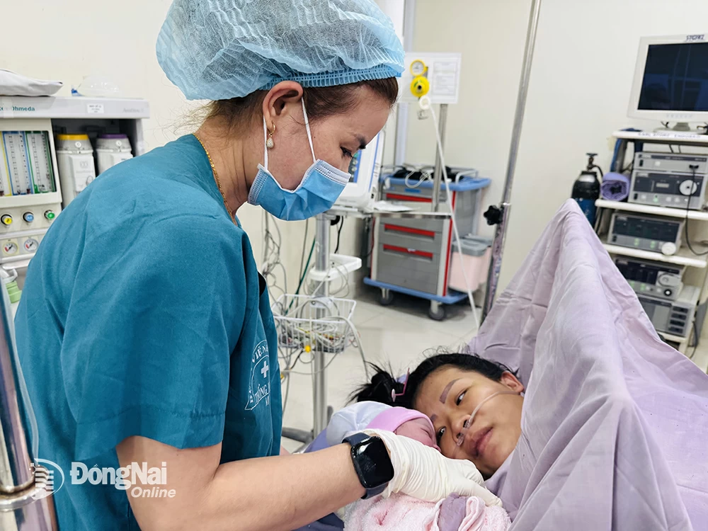 Một ca sinh mổ tại Bệnh viện Đa khoa Thống Nhất. Ảnh: A.Yên