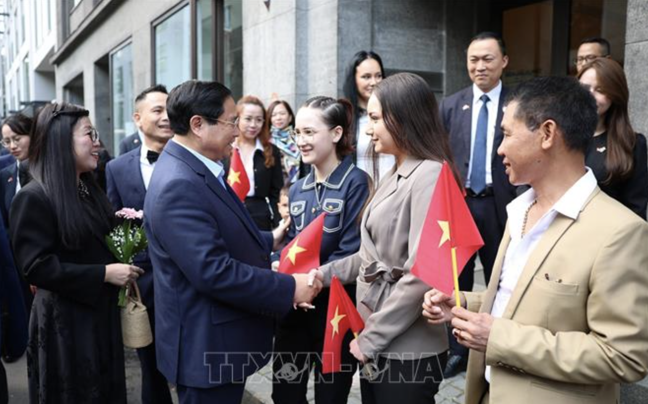 នាយករដ្ឋមន្ត្រី Pham Minh Chinh និងភរិយា អញ្ជើញទៅទស្សនាគ្រួសារពហុវប្បធម៌នៅអេស្តូនី