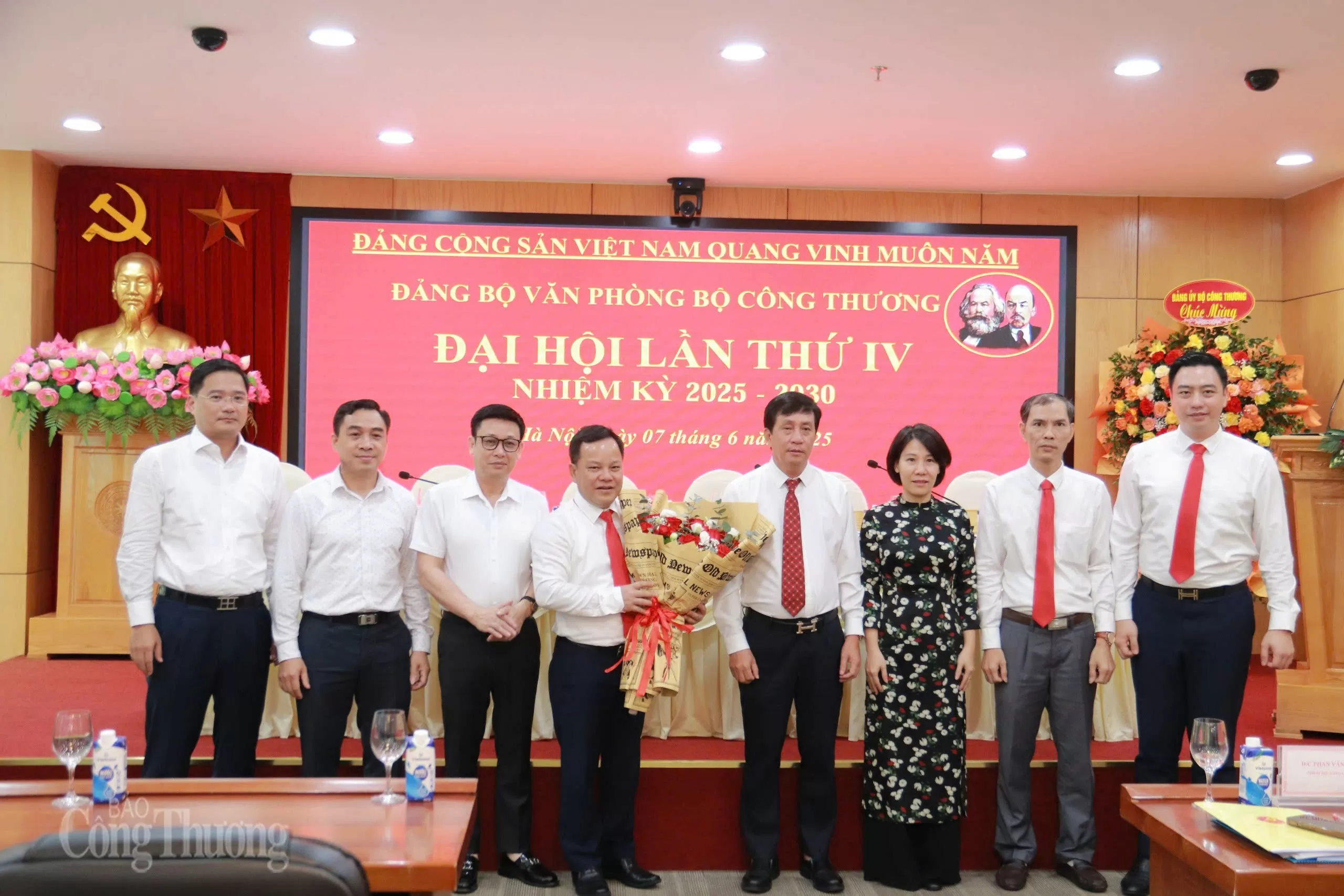 Đảng bộ Văn phòng Bộ Công Thương: Thực hiện thắng lợi mục