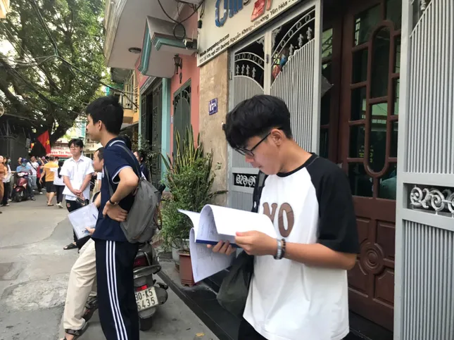 'សុភមង្គល' របស់ Giang Nam កំពុងប្រឡងអក្សរសិល្ប៍៖ ចម្លើយដែលបានស្នើសម្រាប់រូបថត 1