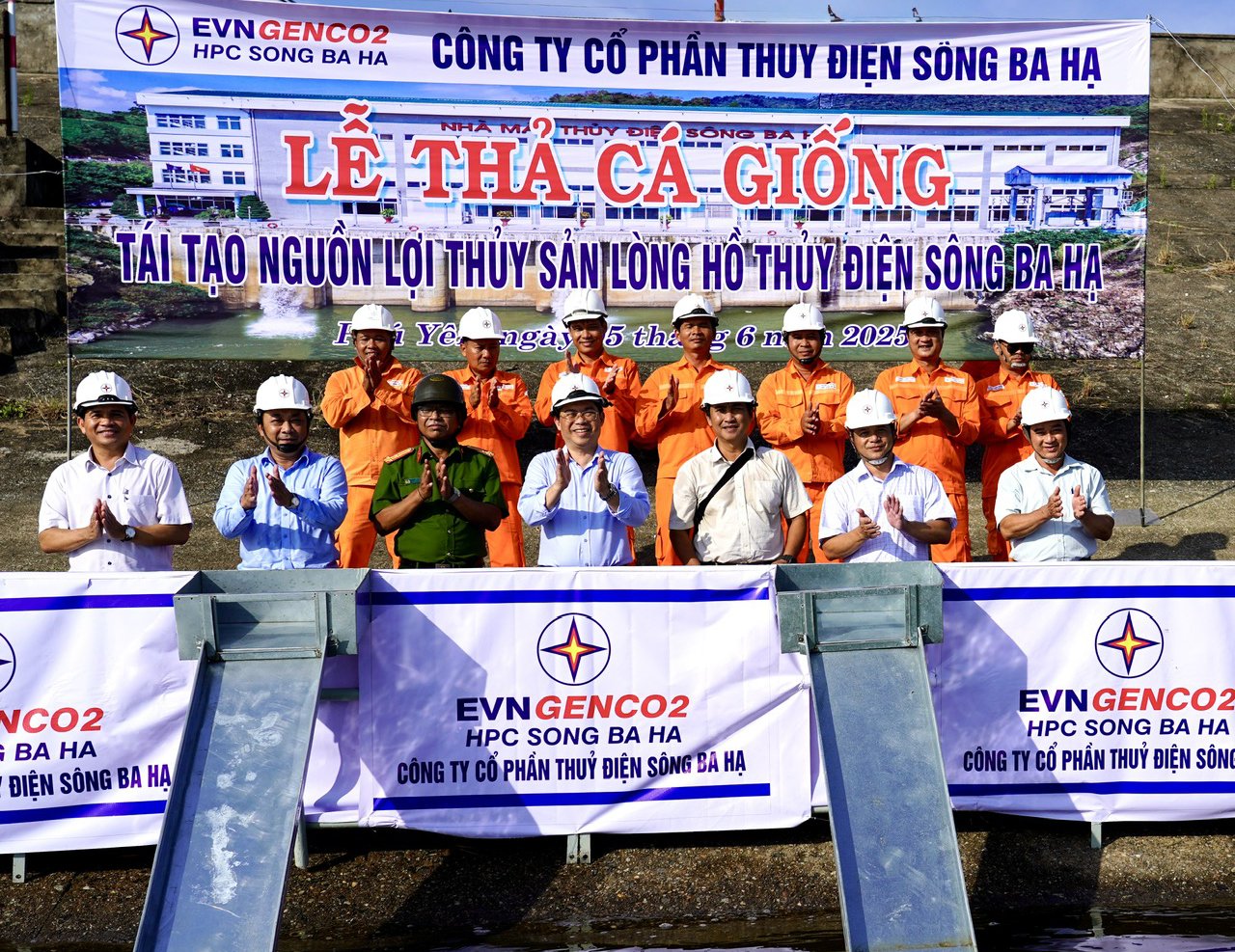 ថ្នាក់​ដឹក​នាំ​ក្រុមហ៊ុន​ហ៊ុន​រួម​វារីអគ្គិសនី Song Ba Ha ថ្លែង​ក្នុង​ពិធី​លែង​កូន​ត្រី