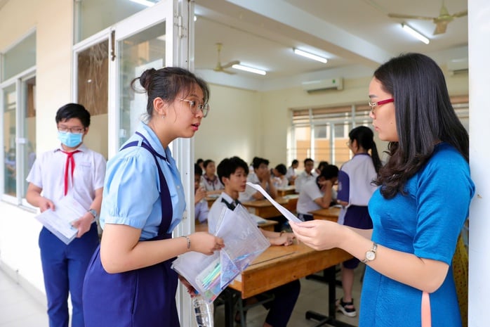Ngữ văn và tiếng Anh "dễ thở", thí sinh lo toán khó  - Ảnh 1.