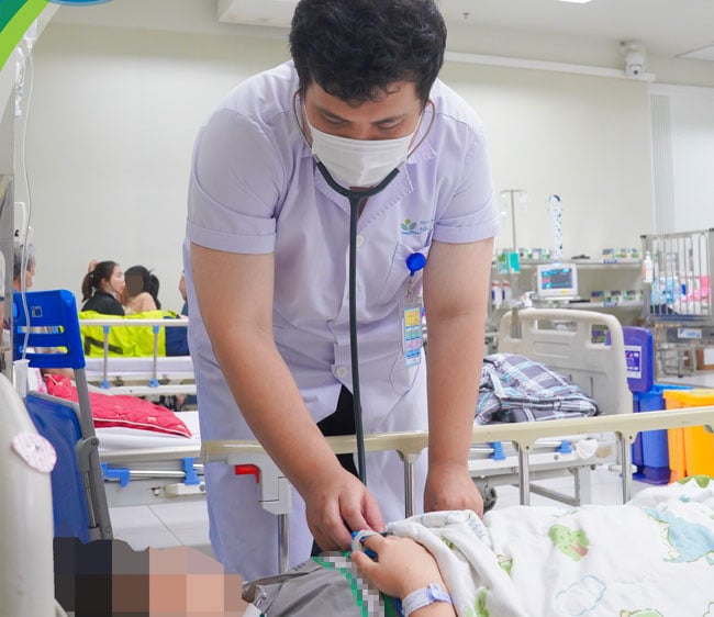 Học sinh lớp 8 nhiều nhập viện cấp cứu vì ngộ độc thuốc lá điện tử -0