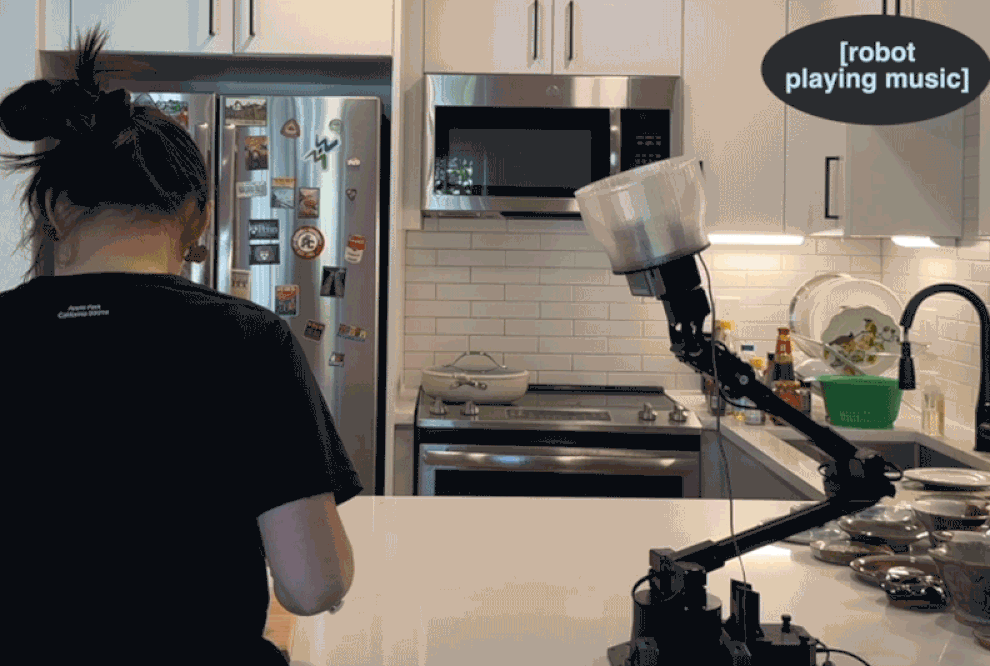 Rò rỉ hình ảnh robot để bàn có chuyển động giống người của Apple - 1