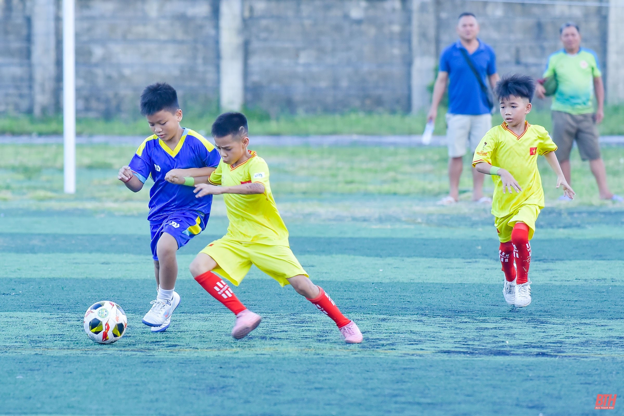 សេណារីយ៉ូ​មិន​គួរ​ឱ្យ​ជឿ​ក្នុង​ការ​ប្រកួត​នៅ​រសៀល​ថ្ងៃ​ទី​៧ មិថុនា កាសែត Thanh Hoa ប្រកួត​បាល់ទាត់​កុមារ​ឆ្នាំ​២០២៥