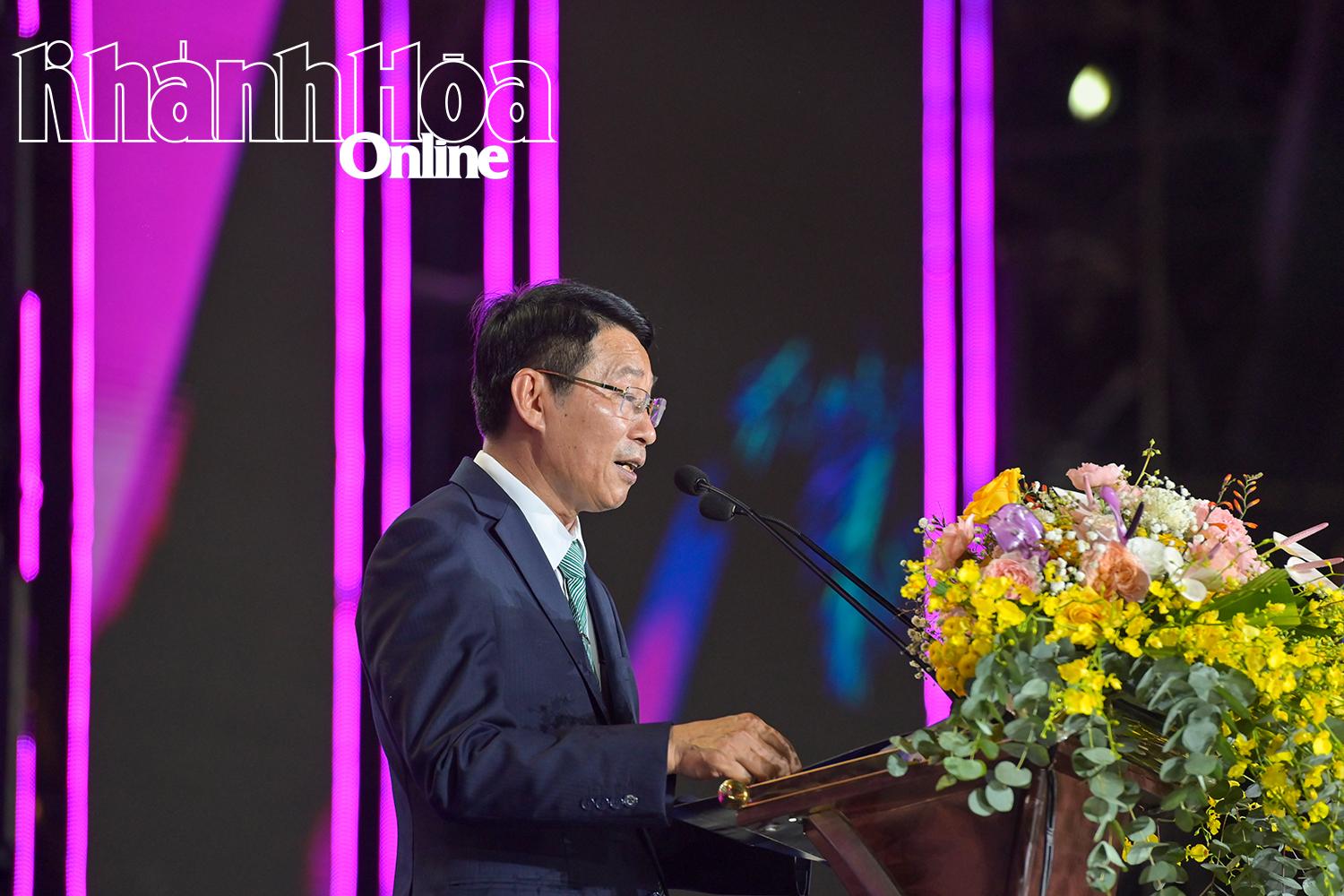 Ông Đinh Văn Thiệu phát biểu khai mạc chương trình Lễ hội Văn hóa - Du lịch biển 2025.