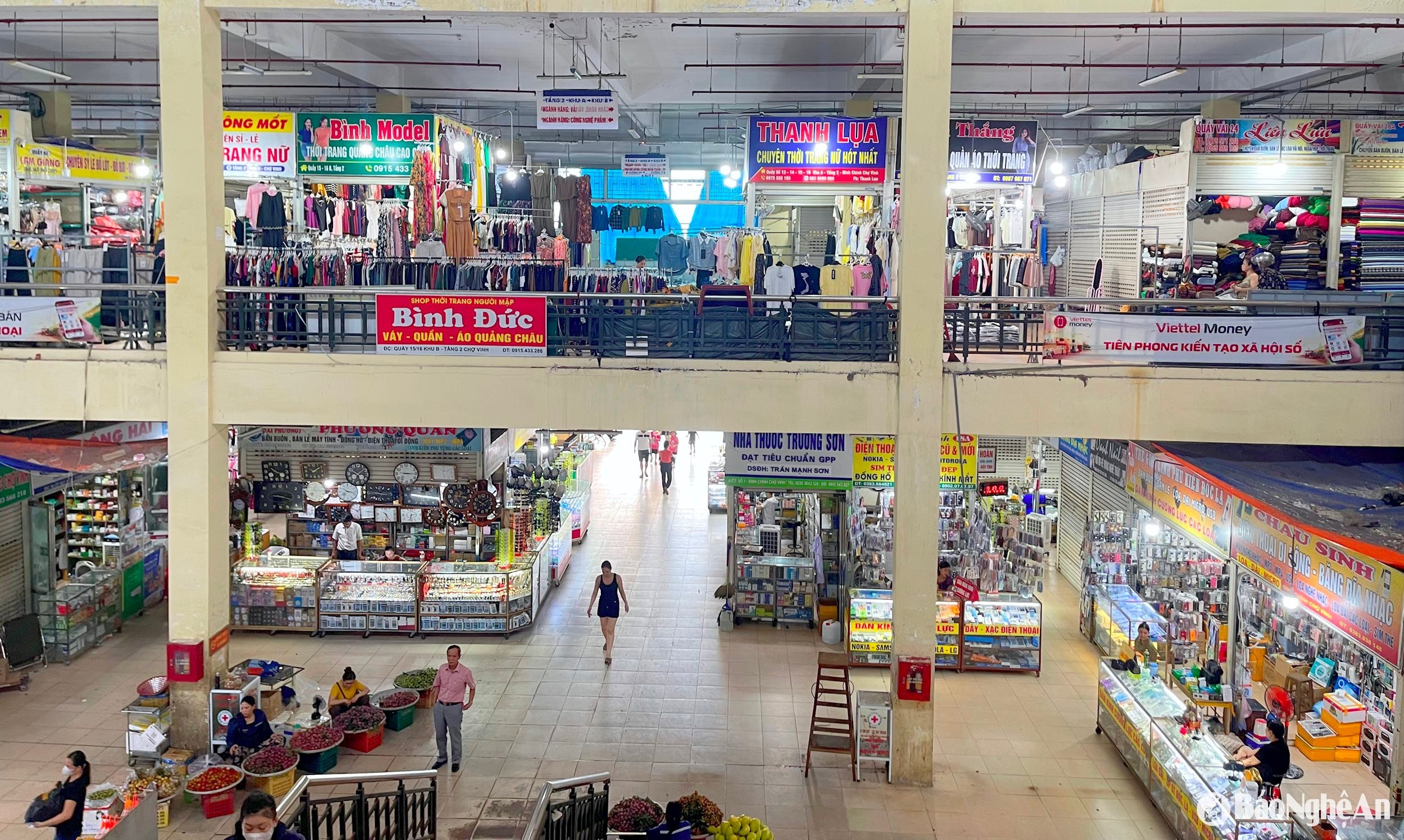 Nhiều ki ốt chợ Vinh mở cửa trở lại tuy nhiên lượng khách còn ít ảnh Quang An