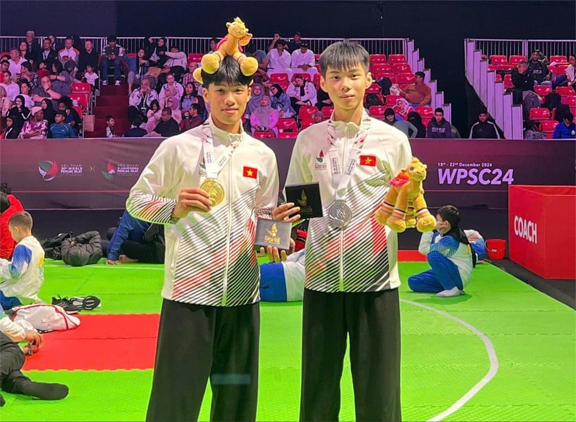 Nguyễn Quang Thành giành Huy chương Vàng ở hạng cân 67kg nam; Lê Thành Trung giành Huy chương Bạc ở hạng cân 59kg nam tại Giải Vô địch và Vô địch trẻ Pencak Silat Thế giới năm 2024.