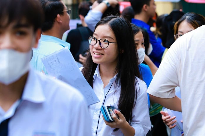 Bất ngờ bỏ tổ hợp xét tuyển khối C: Yêu cầu giải trình - Ảnh 1.