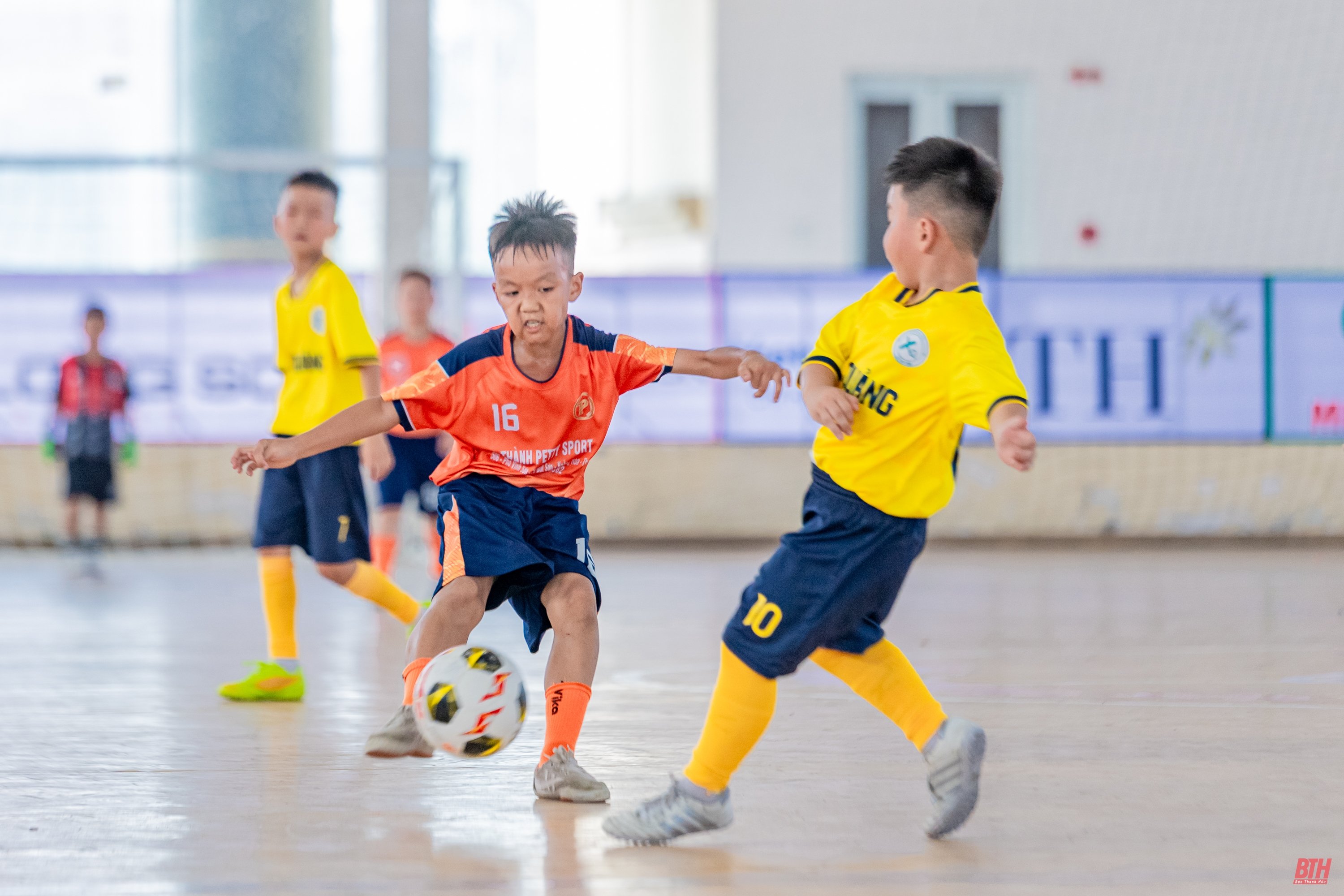 សេណារីយ៉ូ​មិន​គួរ​ឱ្យ​ជឿ​ក្នុង​ការ​ប្រកួត​នៅ​រសៀល​ថ្ងៃ​ទី​៧ មិថុនា កាសែត Thanh Hoa ប្រកួត​បាល់ទាត់​កុមារ​ឆ្នាំ​២០២៥