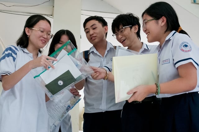 Thi lớp 10 chuyên TP.HCM: Số lượng giảm nhưng thí sinh tăng áp lực, vì sao? - Ảnh 3.