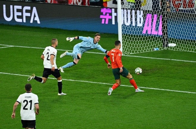ronaldo-0506-2.jpg