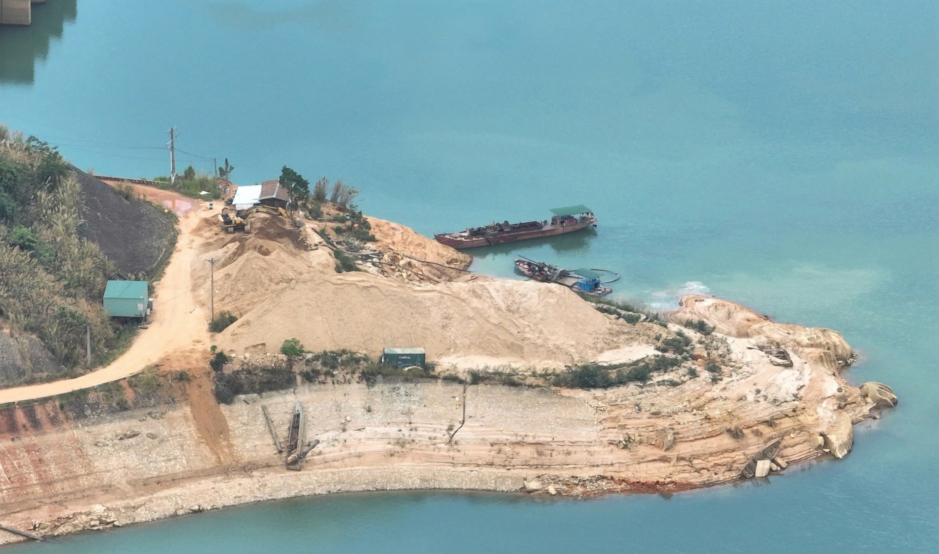 Die Thuan Dung Coffee Company Limited hat den Zuschlag für 9.148 Kubikmeter Baggersand am Dam Bri Hydropower Reservoir erhalten.