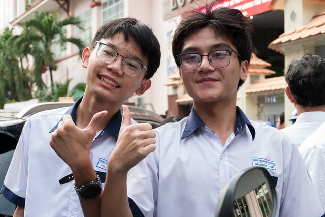 Thi lớp 10 xong, thí sinh TP.HCM quyết không nghỉ ngơi mà tiếp tục... đi học - Ảnh 1.