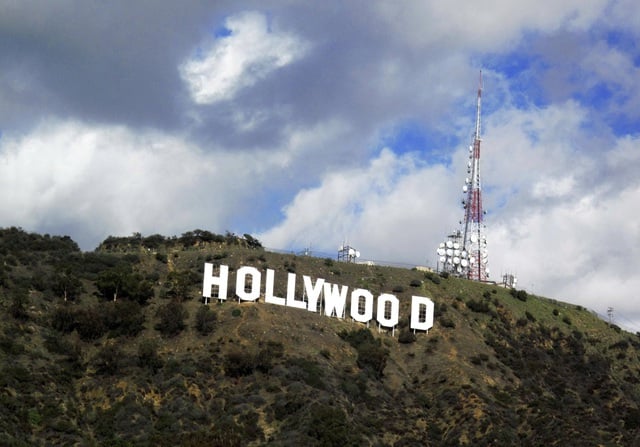 Cuộc chiến giữa Donald Trump và Elon Musk tác động thế nào đến Hollywood? - Ảnh 2.