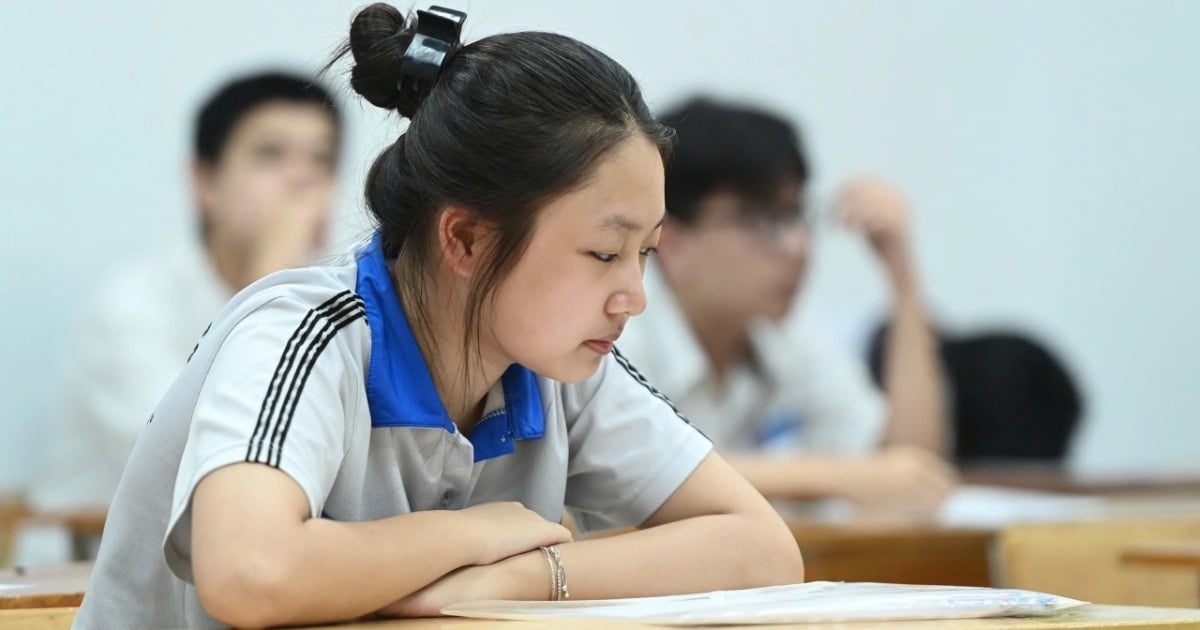 Lần đầu tiên một câu vật lý thi tốt nghiệp THPT có hai đáp án