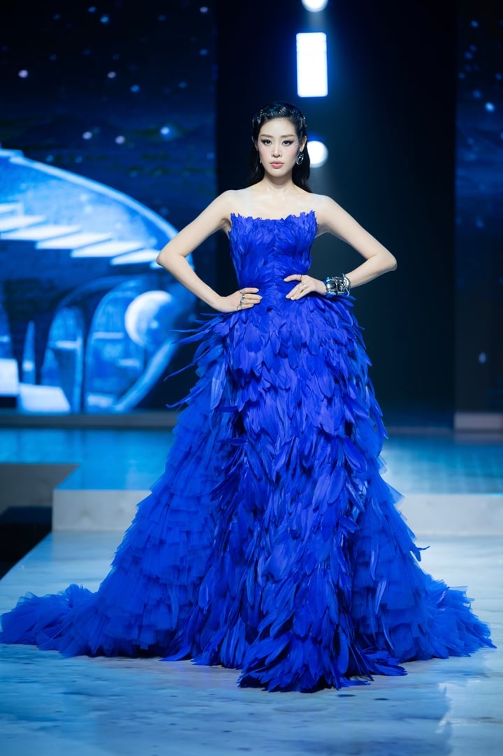 Thần thái rực rỡ của Khánh Vân sau kết hôn với nhiếp ảnh gia hơn 17 tuổi - Ảnh 1.