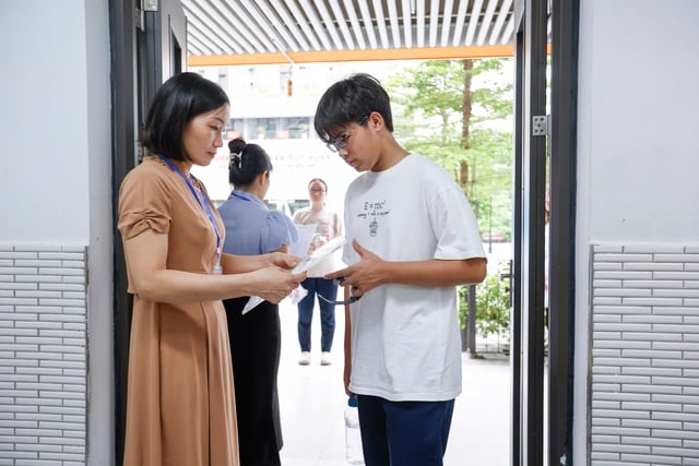 Đề môn văn thi lớp 10 Hà Nội: Góp phần triệt tiêu văn mẫu - Ảnh 1.