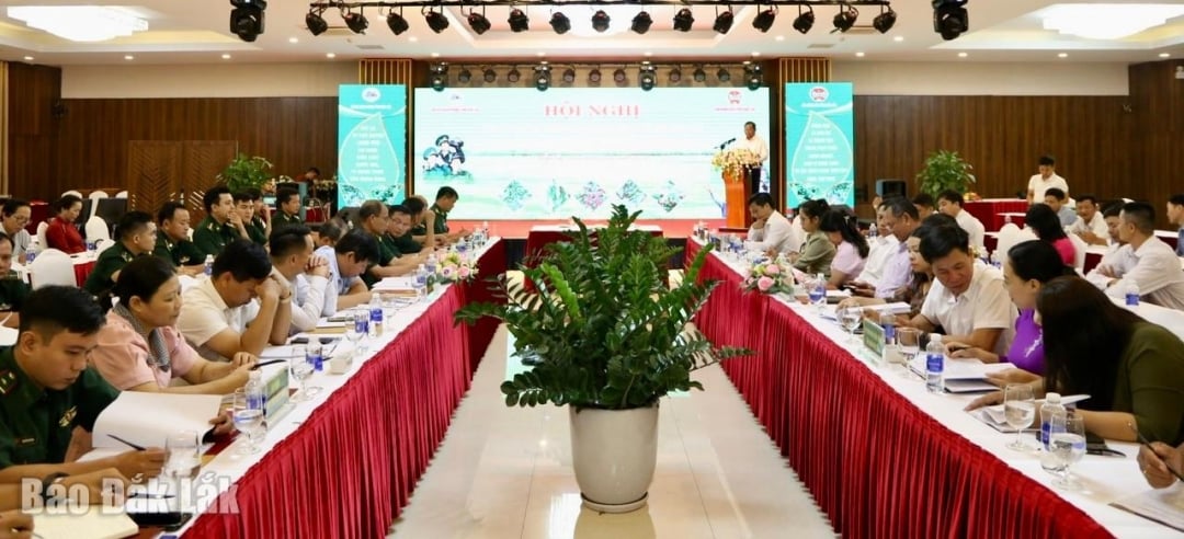 Các đại biểu tham dự hội nghị.