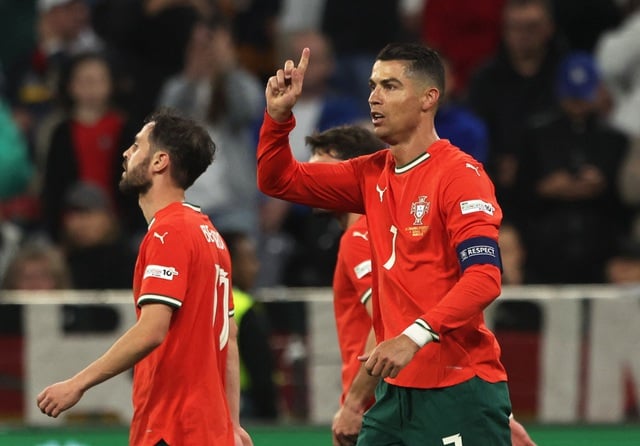 Vì vợ, Ronaldo mở cơ hội thi đấu cùng Messi tại MLS: CĐV phấn khích- Ảnh 1.
