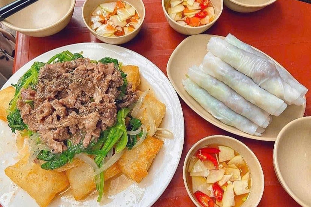 Quán phở cuốn Hà Nội được Michelin vinh danh, chủ quán không hề biết vì bận - 2