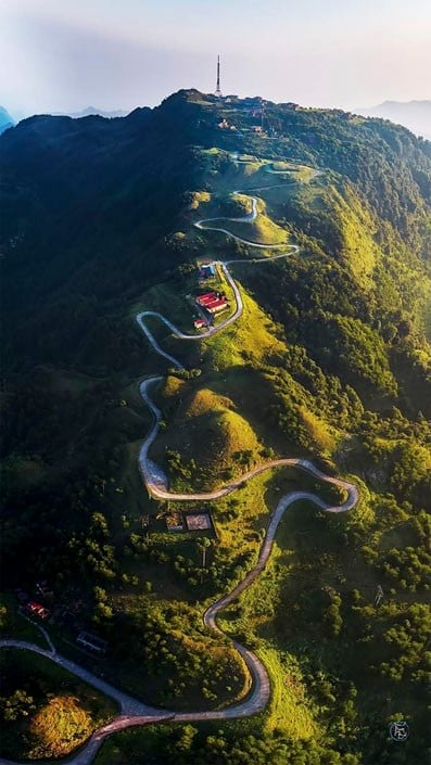 Đường lên đỉnh Mẫu Sơn. (Ảnh: Nguyễn Thúy Vân)