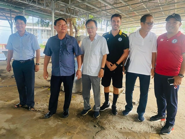 Trường ĐH Đồng Tháp làm sân bóng 11 người, mặt sân trị giá tiền tỉ- Ảnh 3.