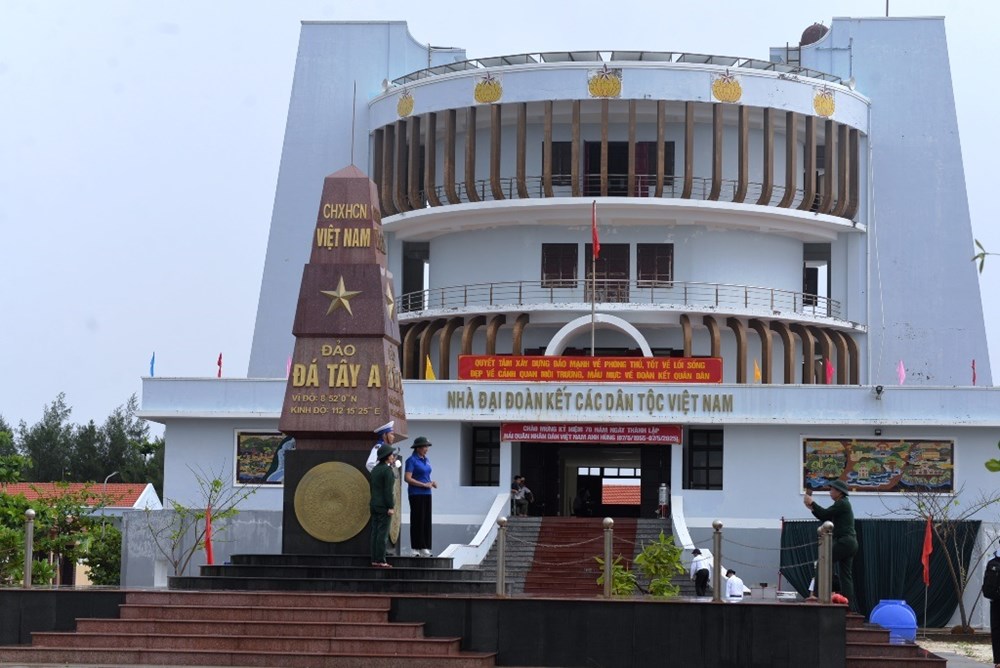 Bài 2 -  Bản hùng ca bất tử - ảnh 6