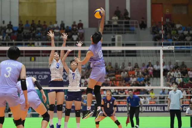 Vietnamese women's volleyball team makes history, enters world top 30 for first time photo 2