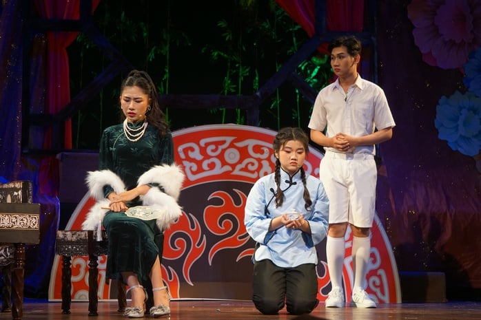 Đạo diễn Quốc Thảo trao cảm xúc mới cho học trò với nhạc kịch 