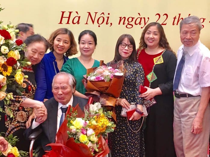Văn nghệ sĩ tiếc thương Giáo sư Hoàng Chương qua đời - Ảnh 3.