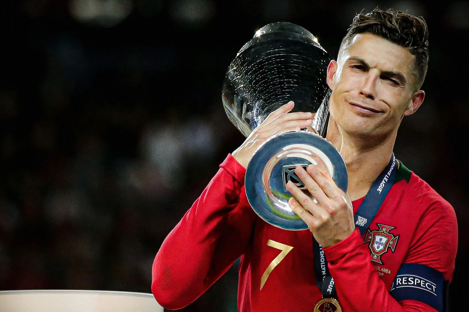 Vô địch ở tuổi 40, Ronaldo lại viết nên chương mới, với những kỷ lục mới ảnh 1