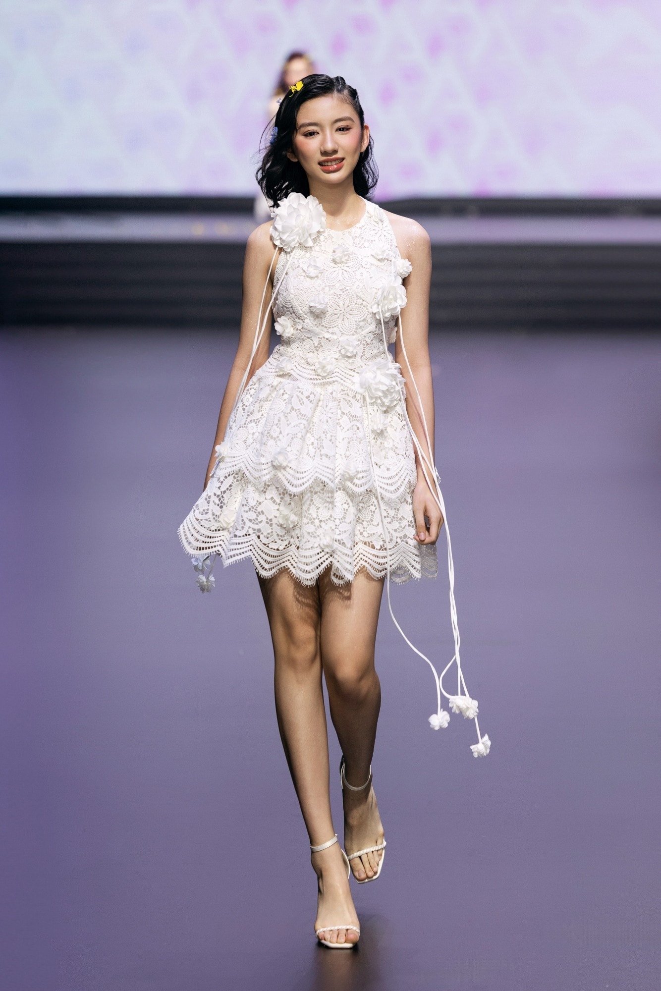 ลุคผู้ชาย 6 แบบในคอลเลกชั่น Vivivivu ของดีไซเนอร์ Adrian Anh Tuan1.jpg