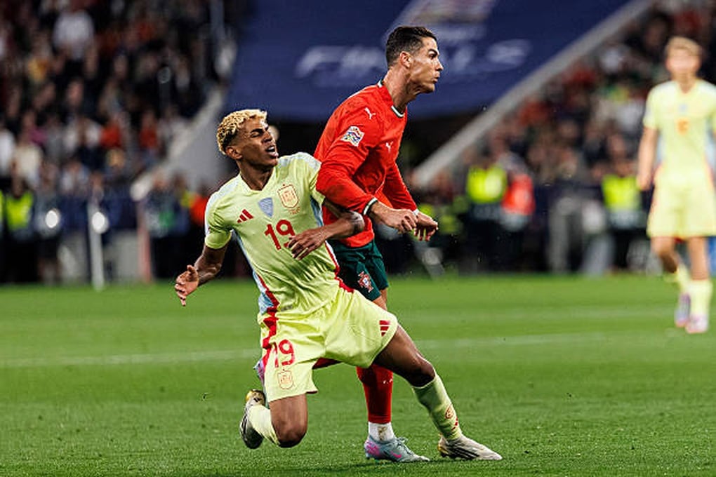 C.Ronaldo nói lời đặc biệt về Lamine Yamal sau khi vô địch Nations League - 1