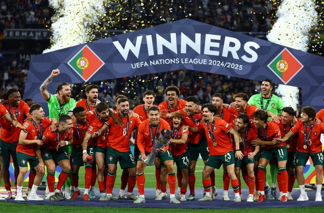Ronaldo vượt Yamal cùng Bồ Đào Nha vô địch UEFA Nations League  - Ảnh 1.