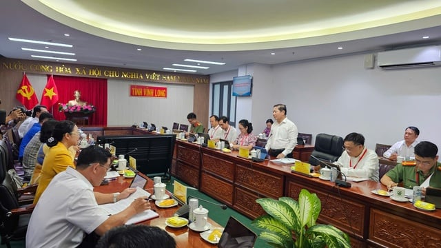 Đặt quyền lợi thí sinh thi tốt nghiệp THPT 2025 lên hàng đầu tại Vĩnh Long - Ảnh 1.