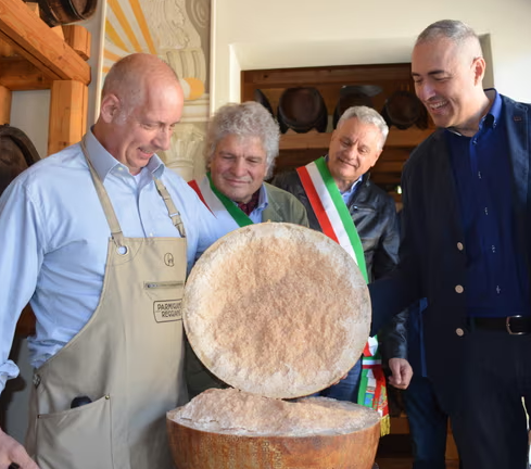 27年もののイタリア産チーズが世界記録を更新 - 写真2