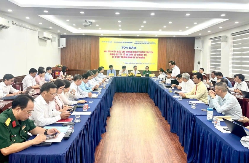 Các đại biểu tham dự Toạ đàm: Vai trò của báo chí trong việc tuyên truyền Nghị quyết số 68 của Bộ Chính trị về phát triển kinh tế tư nhân.