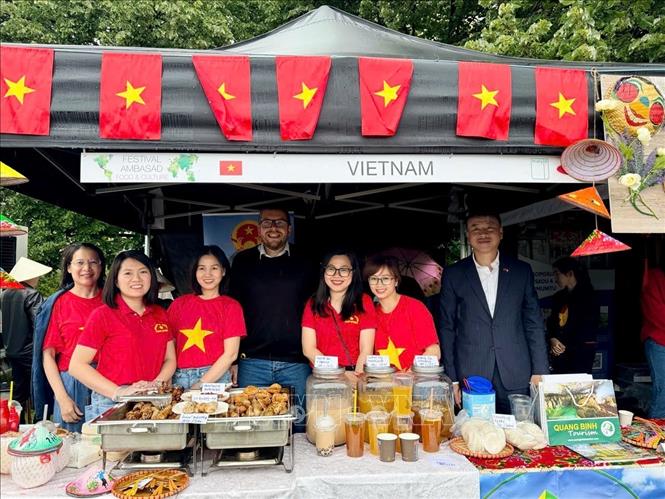 Tỏa sáng hương vị Việt tại Lễ hội văn hóa ẩm thực Praha 2025 - Ảnh 1.