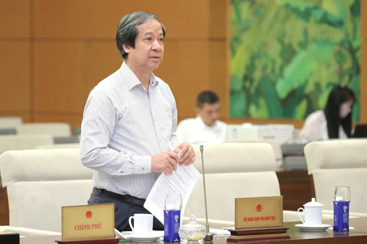 Bộ trưởng Nguyễn Kim Sơn lý giải việc cấm giáo viên dạy thêm học sinh chính khóa