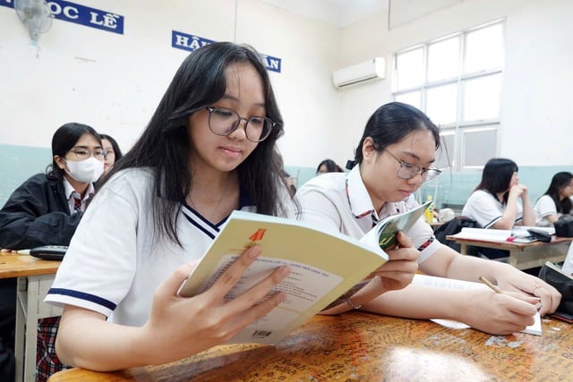 Bí quyết ôn thi tốt nghiệp THPT đạt điểm cao: Kỹ năng cơ bản môn địa lý - Ảnh 1.