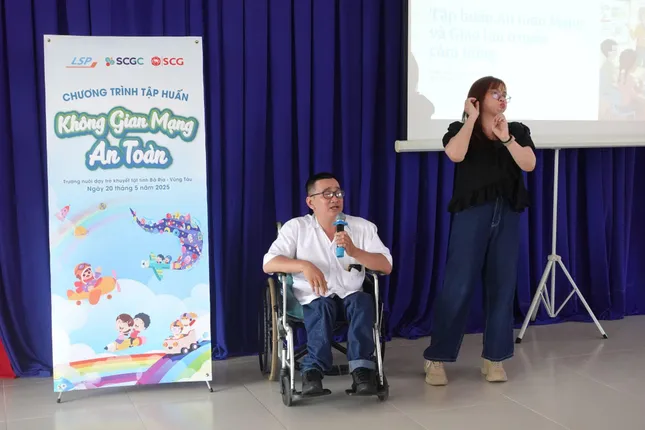 “Áo giáp” an toàn mạng: Bảo vệ học sinh khiếm thính trên không gian số ảnh 3