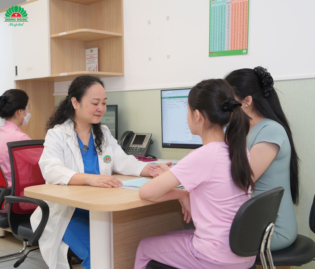 Bé gái 6 tuổi bất ngờ phát hiện khối u vùng não khi tầm soát dậy thì sớm - 3
