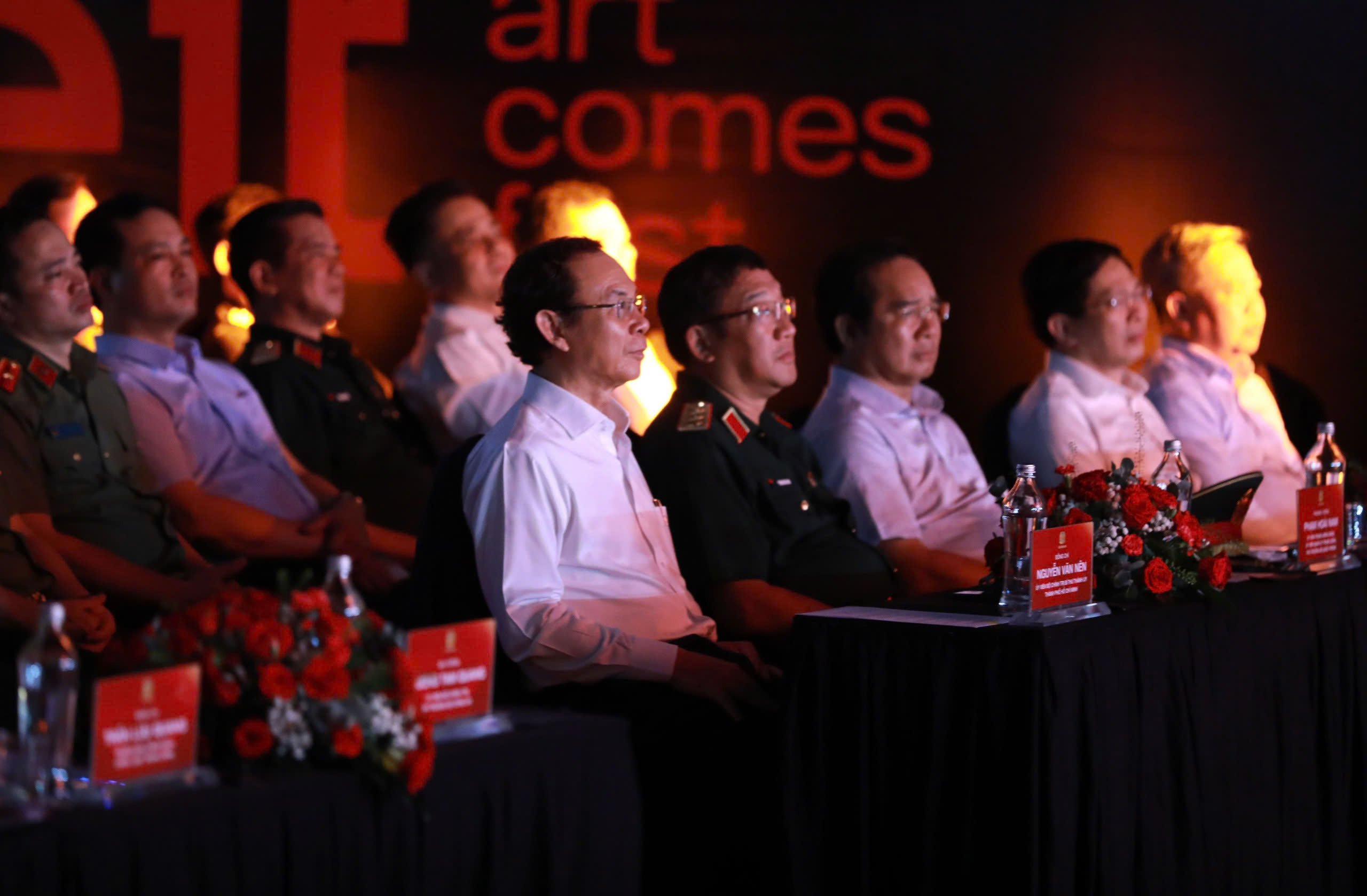 Gala Vinh quang Công an nhân dân Việt Nam ấn tượng ở TP.HCM- Ảnh 8.