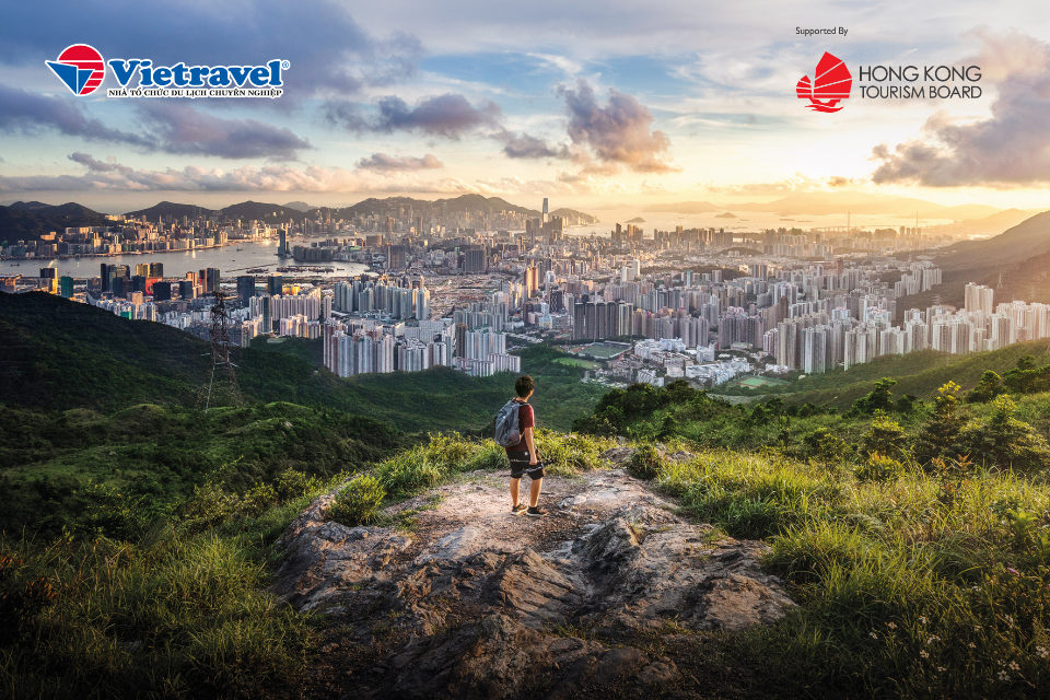 រុករក Victoria Peak Hong Kong - ជ្រមុជខ្លួនអ្នកនៅក្នុងទេសភាពដ៏អស្ចារ្យ