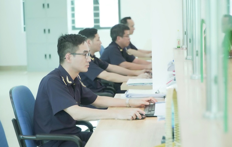 Hơn 50 nghìn tờ khai được thông quan ngay trong ngày đầu vận hành hệ thống mới- Ảnh 1.