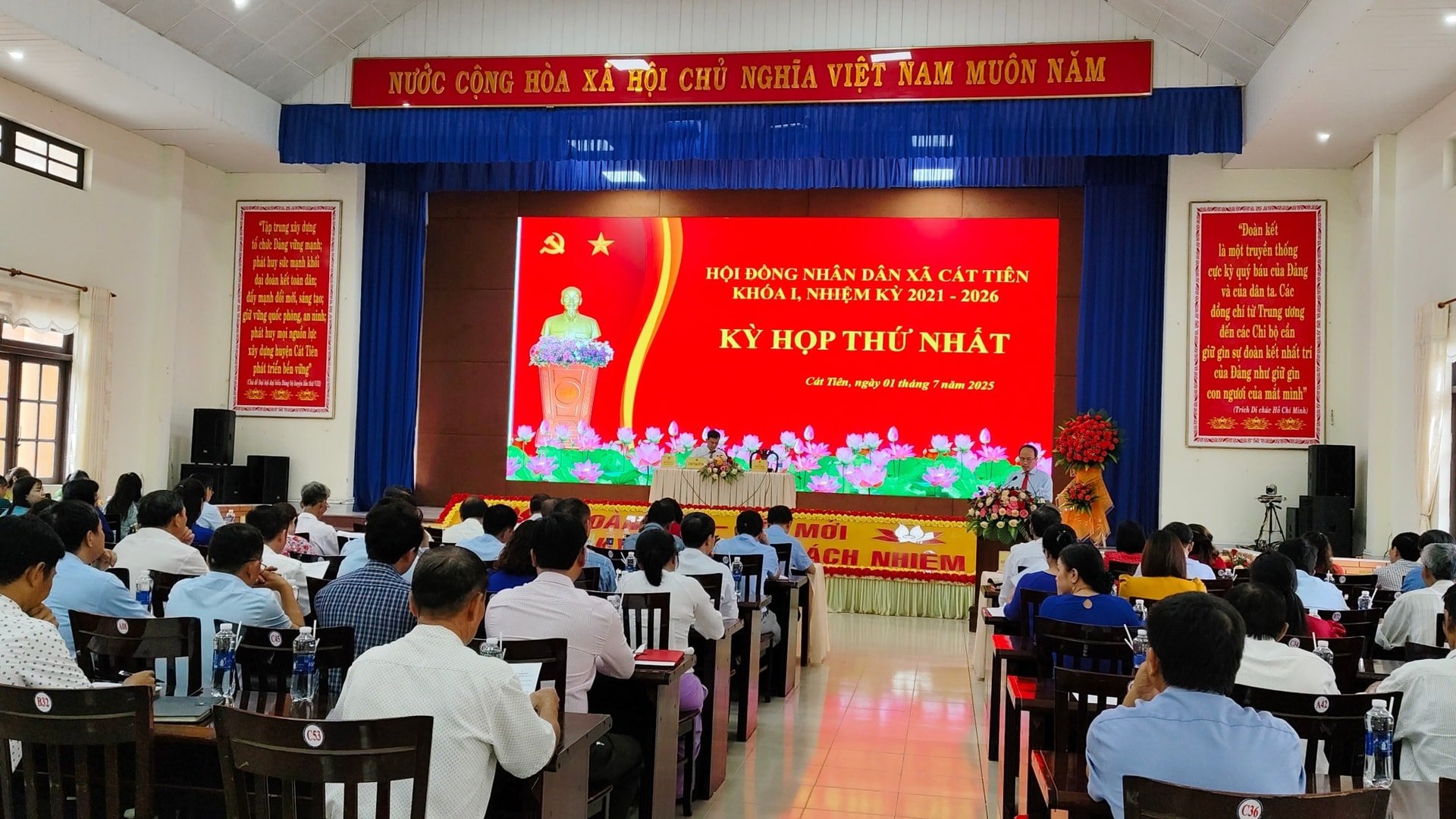 Hội đồng Nhân dân xã Cát Tiên tổ chức Kỳ họp lần thứ nhất nhằm công bố các Nghị quyết của Thường trực HĐND tỉnh về chỉ định nhân sự các chức danh của HĐND, UBND xã